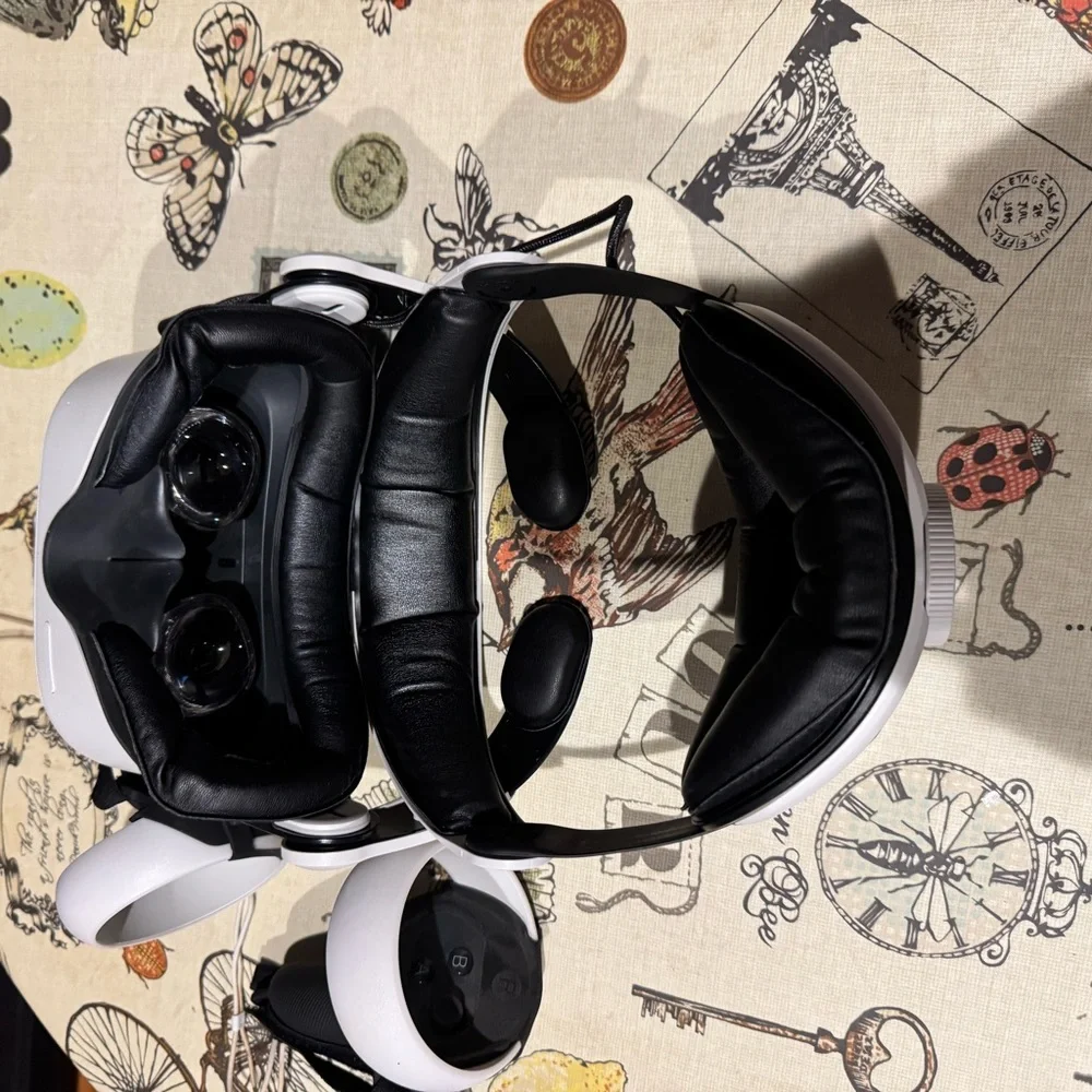 Oculus 2 White VR Headset